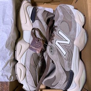 New Balance Mushroom Brown 9060 Sneakers